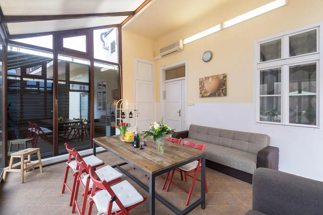 Spacious Apartments In The Heart Of 프라하